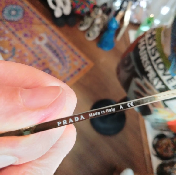 Prada Ultravox Sunglasses gold and ivory with case and cleaning cloth - Picture 7 of 10